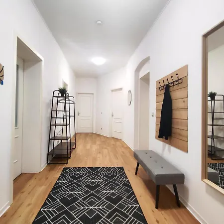 Bohnapartments Stauffenberg - Gratis Parkplatz - 2 Badezimmer - 3 Schlafzimmer - Wlan Apartment